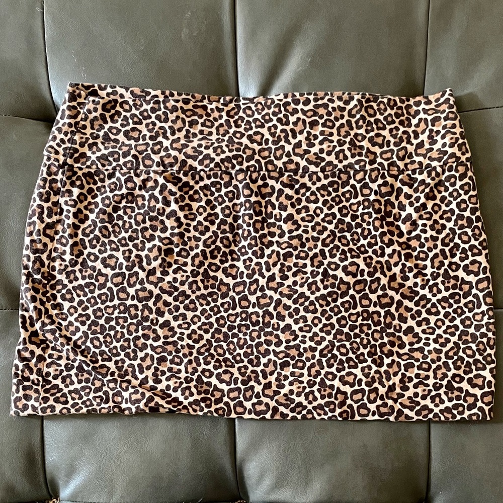 🔥2/$25🔥 Cheetah print mini skirt
